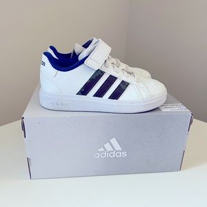 Adidas Grand Court 2.0 Kids Shoes White, camo stripes with blue